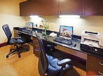 Holiday Inn Express Hotel & Suites LEBANON
