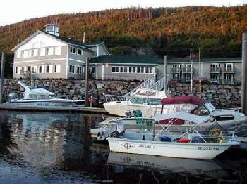 THE NARROWS INN RESTAURANT AND MARINA