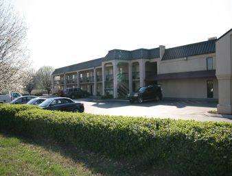 Super 8 - Manchester, TN