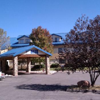 Eagle Lodge and Suites