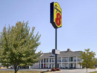 Super 8 Clinton