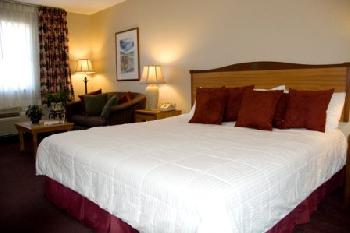 Lamplighter Suites North