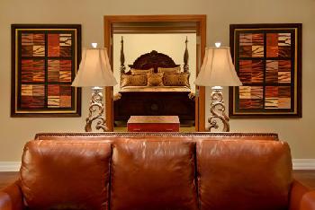 La Posada Hotel & Suites