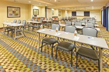 Holiday Inn Express Hotel & Suites SEARCY