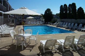 Holiday Hill Motor Inn
