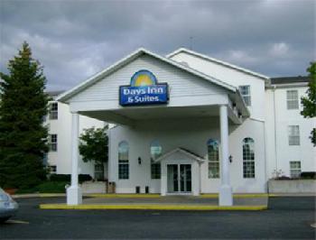 Days Inn and Suites Grand Rapids/Grandville