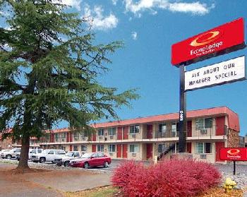 Econo Lodge  Inn & Suites Hillsboro