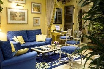 INTER-HOTEL DAUMESNIL-VINCENNES