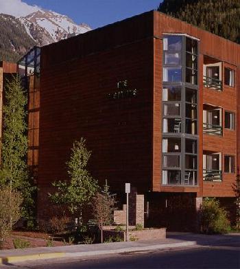 The Ice House Lodge