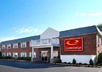 Econo Lodge Inn & Suites Airport