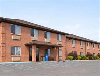 Super 8 Fairmont