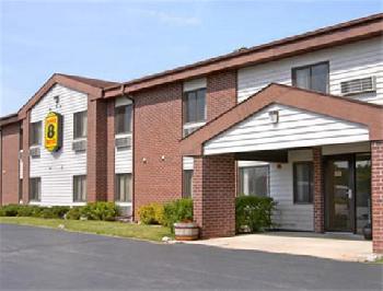 Super 8 Saukville Milwaukee