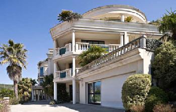 RESIDENCE ADRIANA