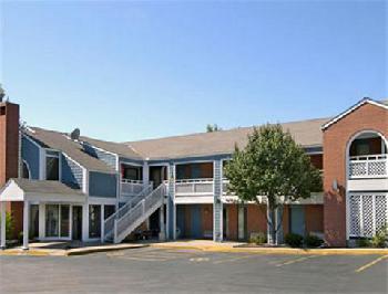 Days Inn Kansas City, MO Near Worlds of Fun