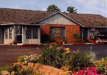 Carlinvilla Motel
