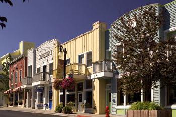 April Inn on Main