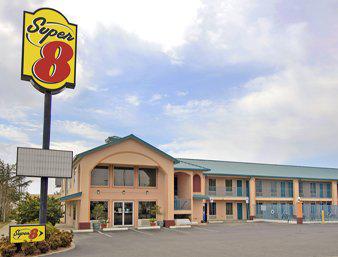 Super 8 Pensacola N.A.S. CORRY