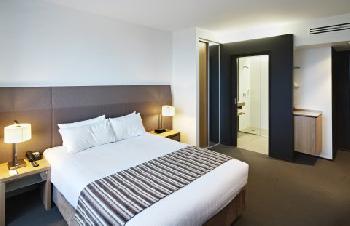 Chifley Doveton Hotel Dandenong