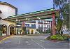 Howard Johnson O'Cairns Inn and Suites