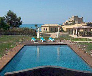 Falconara Charming House & Resort
