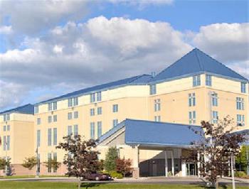 Ramada Geneva Lakefront