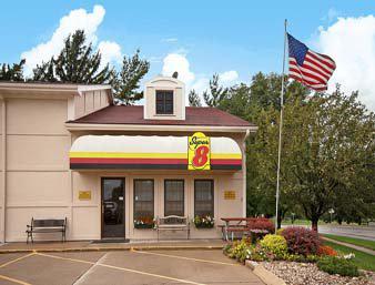 Super 8 Pella