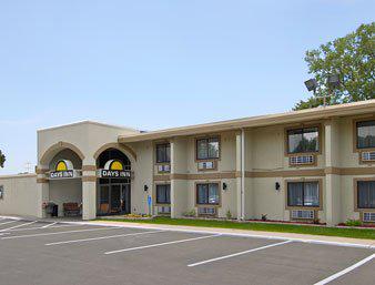 Days Inn Bloomington West