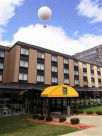 Quality Hotel & Suites At The Falls