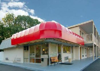 Econo Lodge Near Motor Speedway