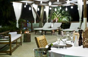 CASA BONITA, Tropical Lodge
