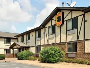 Super 8 Hampton