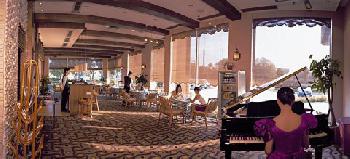 Sainty Lakeside Hotel