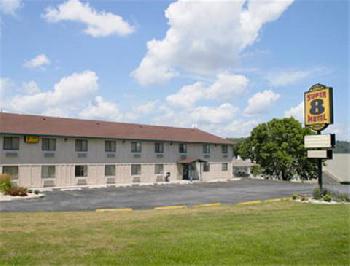 Super 8 Decorah