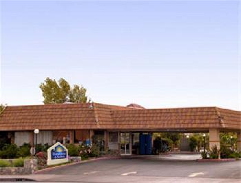 Days Inn and Suites Palmdale/Lancaster
