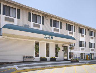 Super 8 Iowa City/Coralville