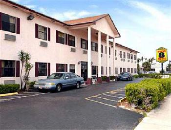Super 8 Pompano Beach