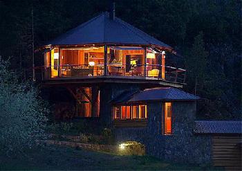 Ten Rivers and Ten Lakes Lodge