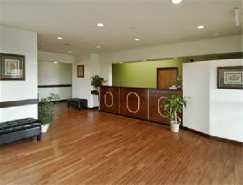 Super 8 Bowling Green North