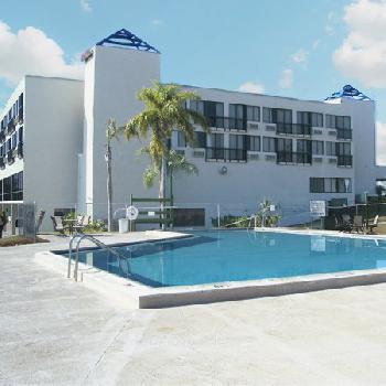 Port Labelle Inn