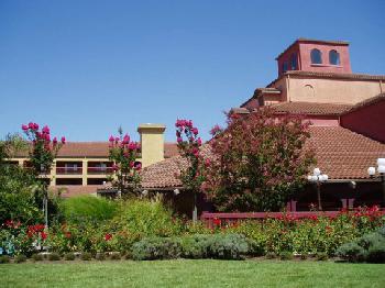 Doubletree® Hotel Sonoma Wine Country