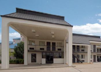 Econo Lodge Pearl
