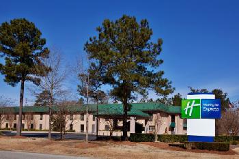 Holiday Inn Express CHARLESTON-MONCKS CORNER