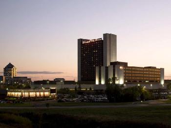 DoubleTree by Hilton BloomingtonMinneapolis South
