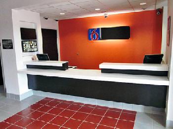 Motel 6 Cleburne