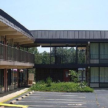 Smart Choice Lodging Paris Inn