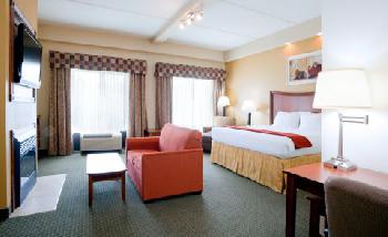 Holiday Inn Express Hotel & Suites FAYETTEVILLE-FT. BRAGG