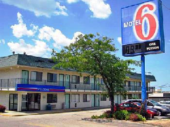 Motel 6 Topeka Northwest