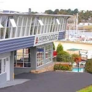 Waterfront Lodge