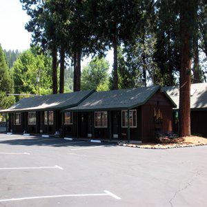 Woodsman Hotel and Lodge