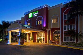 Holiday Inn Express Hotel & Suites BRADENTON WEST